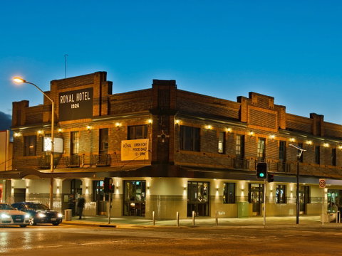 Royal Hotel Queanbeyan - Restaurant Darwin 0