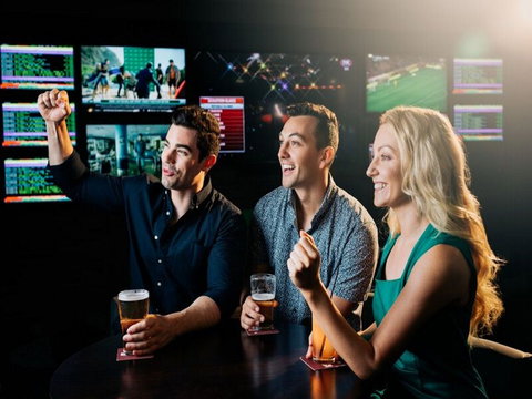 Steelers Leagues Club - Restaurant Darwin 1