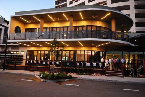 Q Bar & Brasserie On The Avenue - Restaurant Darwin 1
