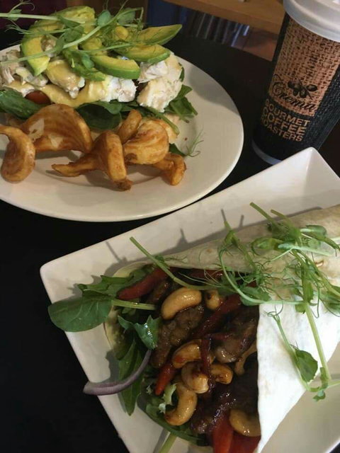 Onshore Cafe - Restaurant Darwin 1