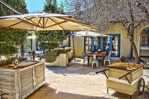 Katers Larder - Restaurant Darwin 0