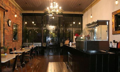 Salingers Cafe - Restaurant Darwin 9