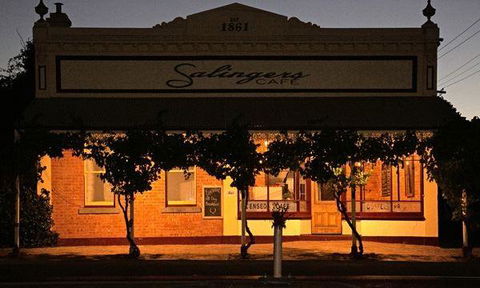 Salingers Cafe - Restaurant Darwin 8