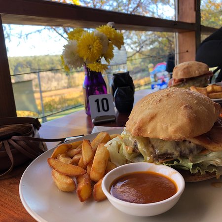 Hainault Vineyard & Cafe - Restaurant Darwin 0