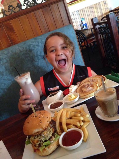 The Arch Rival Bar & Grill - Restaurant Darwin 3