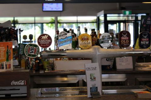 Bonny Hills Beach Hotel - Restaurant Darwin 2