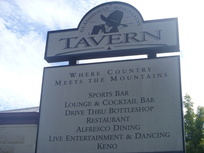 Glass House Mountains Tavern - Restaurant Darwin 0