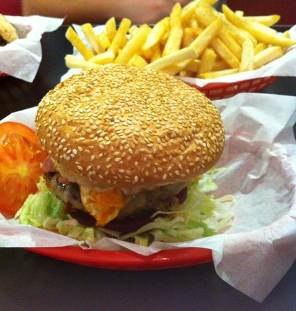 Bernie’s Diner - Restaurant Darwin 0