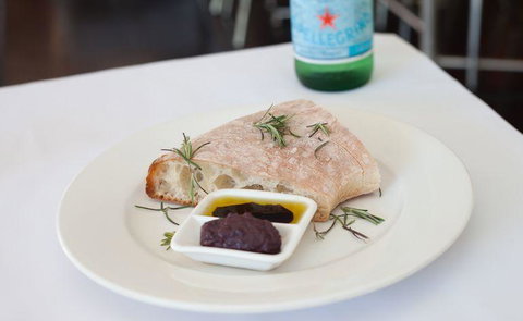 The Foreshore Bar & Restaurant - Restaurant Darwin 11
