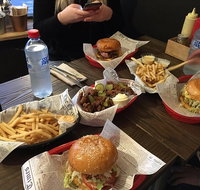 RoyAl's Chicken and Burgers East Victoria Park - Restaurant Darwin