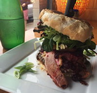 Tree House Coffee Lounge - Restaurant Darwin
