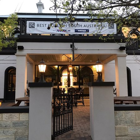 The Crafers Hotel - Restaurant Darwin 0