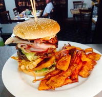 Gin Gin Hotel - Restaurant Darwin