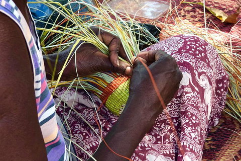 Gay-Wu Woman's 5 Day Yolngu Homeland Tour - Restaurant Darwin 4