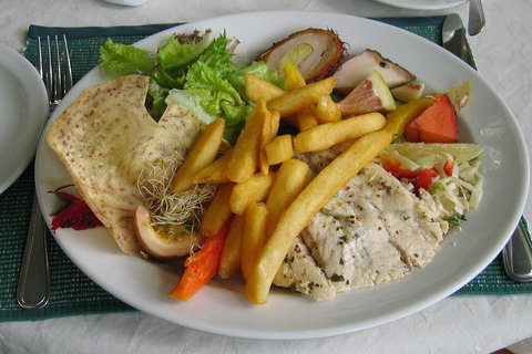 3-Day Small-Group Tour Of North Queensland With Pick Up - Restaurant Darwin 4