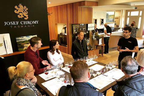 Tamar Valley Wine And Gin Tour With Lunch - Restaurant Darwin 0