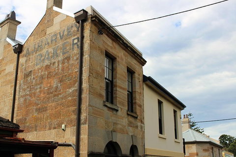 Bespoke Off-the-Beaten-Path Tour Of Inner Sydney - Restaurant Darwin 1