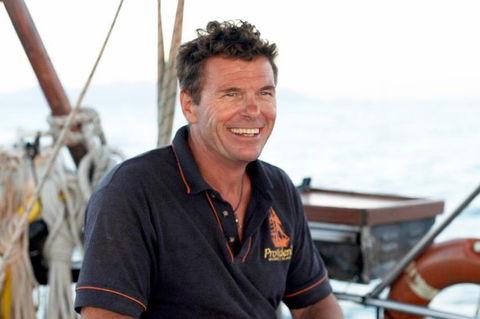 Whitehaven Beach Sailing And Snorkeling Cruise - Restaurant Darwin 2