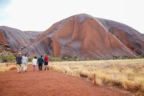 Ayers Rock Combo: Uluru Base And Sunset Plus Uluru Sunrise And Kata Tjuta With An Optional BBQ Dinner Or Kings Canyon Day Trip - Restaurant Darwin 3