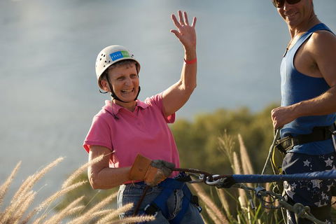Abseiling The Kangaroo Point Cliffs In Brisbane - Restaurant Darwin 2