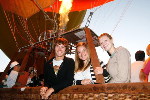 Hot Air Ballooning Tour From Cairns - Restaurant Darwin 2