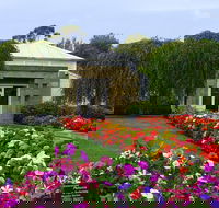Hobart City Sightseeing Tour Including MONA Admission - Restaurant Darwin