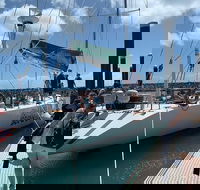 2-Night Whitsundays Sailing Cruise incl. Whitehaven Beach  Great Barrier Reef - Restaurant Darwin