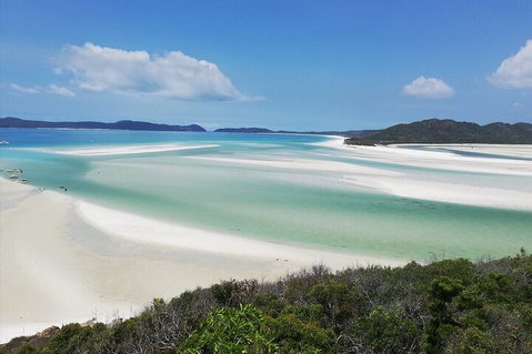 2-Night Whitsundays Sailing Cruise Incl. Whitehaven Beach & Great Barrier Reef - Restaurant Darwin 1