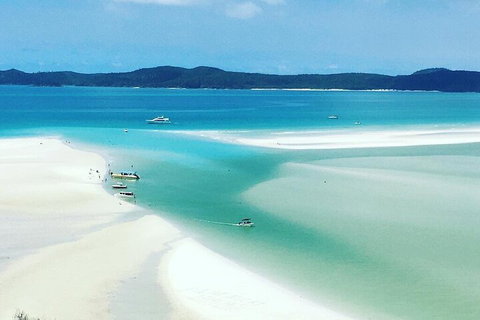 2-Night Whitsundays Sailing Cruise Incl. Whitehaven Beach & Great Barrier Reef - Restaurant Darwin 5
