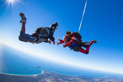 Byron Bay Tandem Sky Dive - Restaurant Darwin 0