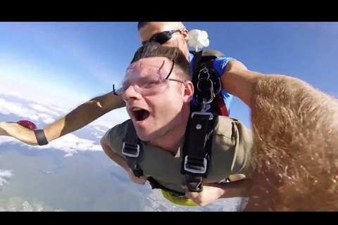 Reef And Rainforest Tandem Sky Dive In Cairns - Restaurant Darwin 1