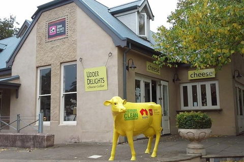 Adelaide Hills Regional / Hahndorf German Village Tour - Restaurant Darwin 2