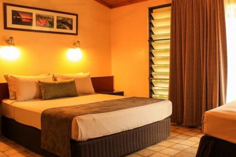 3 Day 4WD Dragonfly Dreaming Accommodated Top End Safari - Restaurant Darwin 0