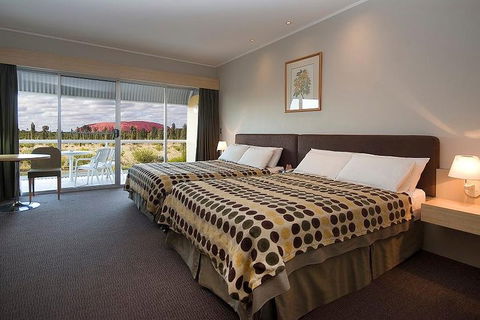 3-Day Uluru-Kata Tjuta And Kings Canyon 4WD Small-Group Eco-Tour From Alice Springs - Restaurant Darwin 0