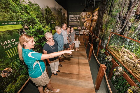 Cairns Aquarium Tour By Twilight With Drink And Appetiser - Restaurant Darwin 2