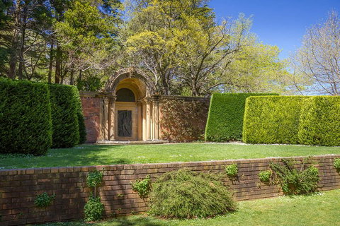 Blue Mountains Day Trip From Sydney With Amazing Lookouts (Private Tour) - Restaurant Darwin 2