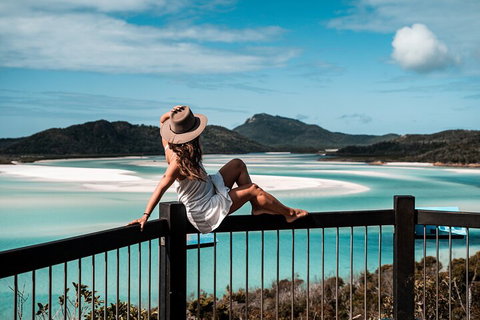 2 Night Whitsunday Islands Cruise On New Horizon From Airlie Beach - Restaurant Darwin 1