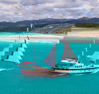 2-Day Whitsundays Sailing Adventure SV Whitehaven - Restaurant Darwin