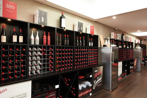 Penfolds Barossa Valley: Make Your Own Wine - Restaurant Darwin 2