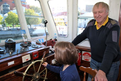 Derwent River Historic Harbour Cruise From Hobart - Restaurant Darwin 4