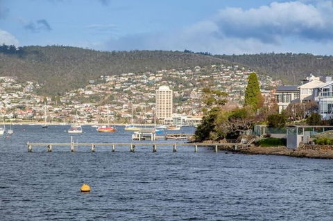 Derwent River Historic Harbour Cruise From Hobart - Restaurant Darwin 5