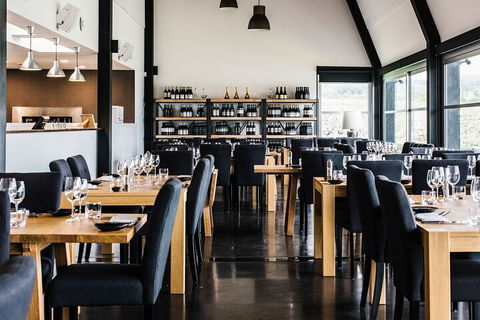 3-Hour Hunter Valley Scenic Helicopter Tour Including 3-Course Lunch From Cessnock - Restaurant Darwin 5