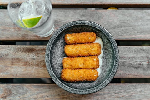 The 10 Tastings Of Melbourne With Locals: Private Food Tour - Restaurant Darwin 2