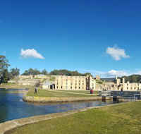 6-Day Tasmanian Explorer Adventure Tour from Hobart - Restaurant Darwin