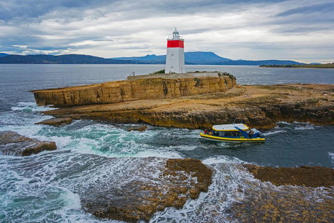 Hobart Sightseeing Cruise Including Iron Pot Lighthouse - Restaurant Darwin 5