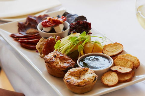 Margaret River Indulge And Discover Day Tour - Restaurant Darwin 3
