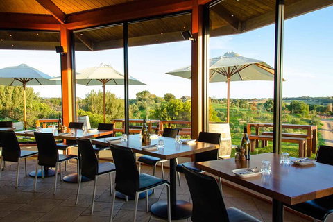 Peninsula Hot Springs & Wine Tasting - Day Tour - Restaurant Darwin 2