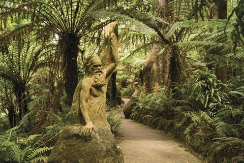 Discover Tour: Dandenong Ranges & William Ricketts Sanctuary - Restaurant Darwin 2