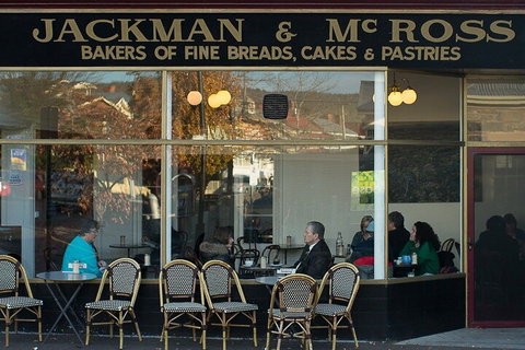 Hobart Half-Day Sightseeing Coach Tram Tour - Restaurant Darwin 2